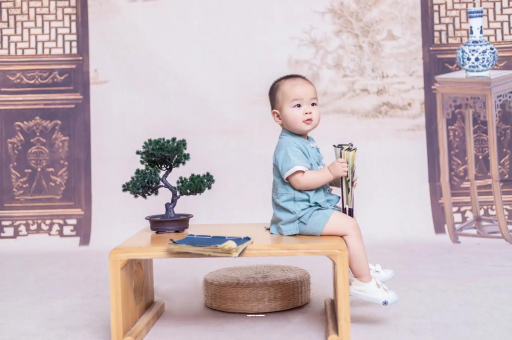 西双版纳宝宝眼睛肿是什么原因